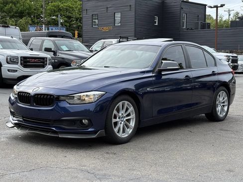 Used 2016 BMW 320i xDrive Sedan AWD/4WD image 4
