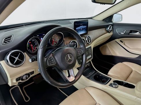 Used 2018 Mercedes-Benz GLA 250 image 10
