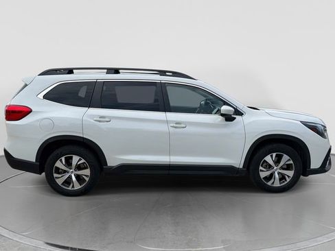 Used 2024 Subaru Ascent Premium AWD/4WD image 2
