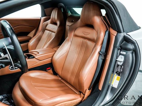 Used 2021 Aston Martin V8 Vantage Roadster RWD image 16