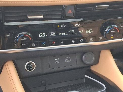 Used 2023 Nissan Rogue Platinum w/ Platinum Premium Package image 15