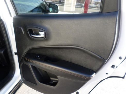 Used 2018 Jeep Compass Limited w/ Navigation Group image 32