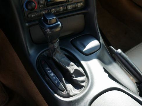 Used 2001 Chevrolet Corvette Convertible w/ Preferred Equipment Group1 image 16