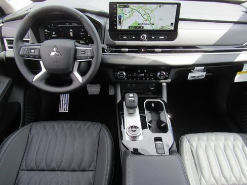 New 2025 Mitsubishi Outlander SEL image 10