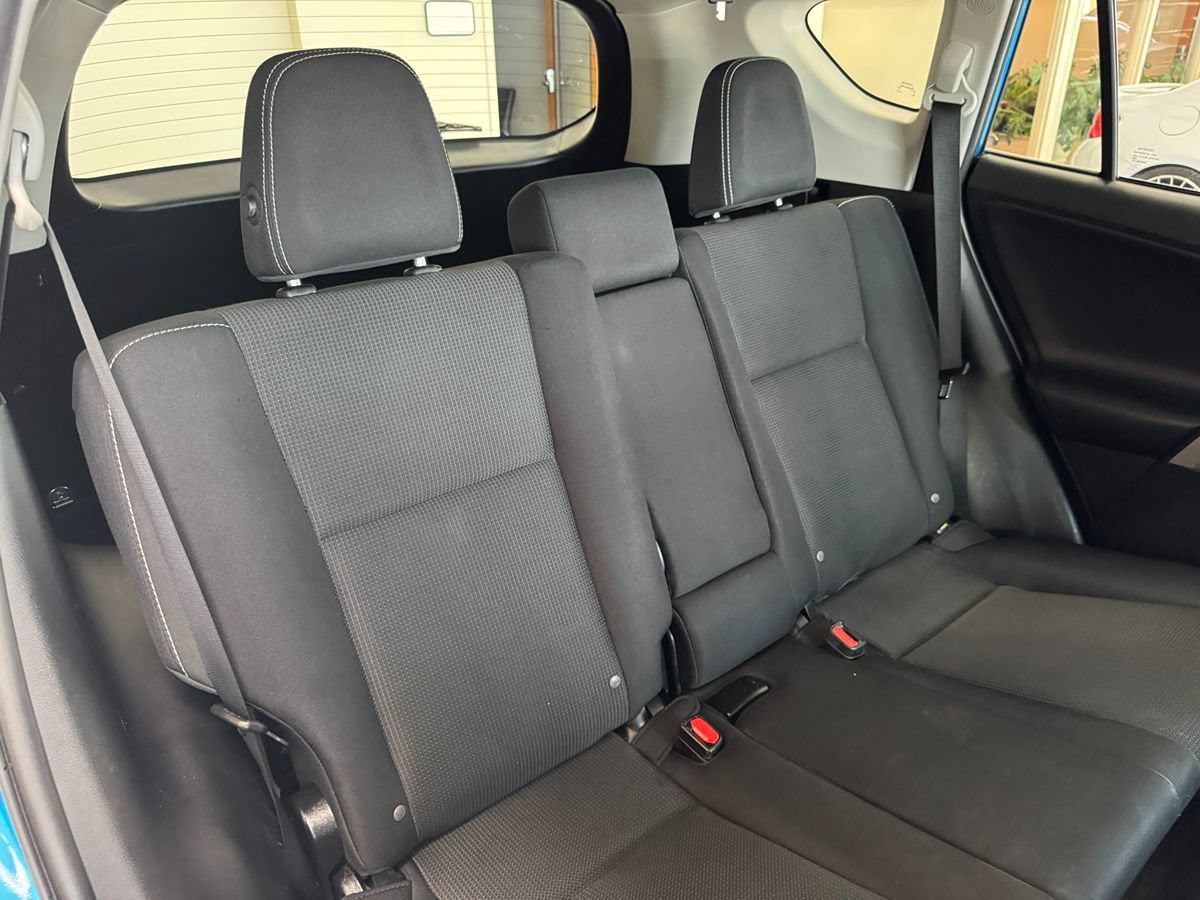 Used 2016 Toyota RAV4 XLE AWD/4WD image 48