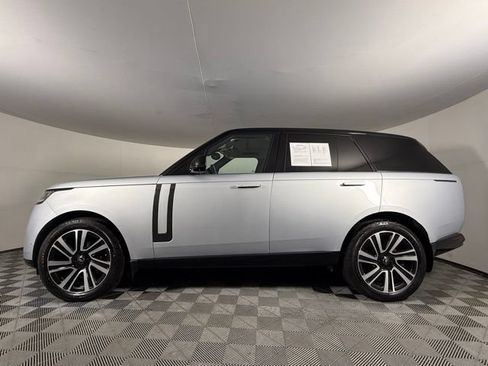 Used 2023 Land Rover Range Rover SE AWD/4WD image 3