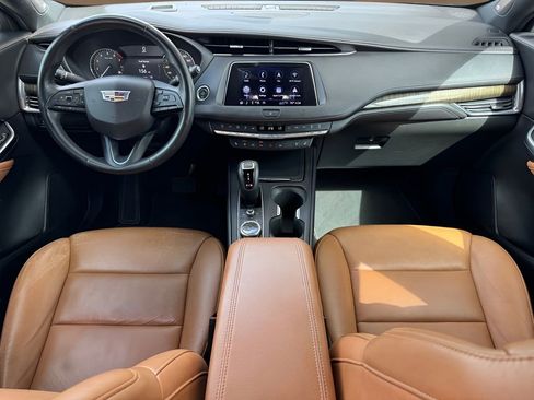 Used 2019 Cadillac XT4 Premium Luxury w/ Enhanced Visibility Package AWD/4WD image 18