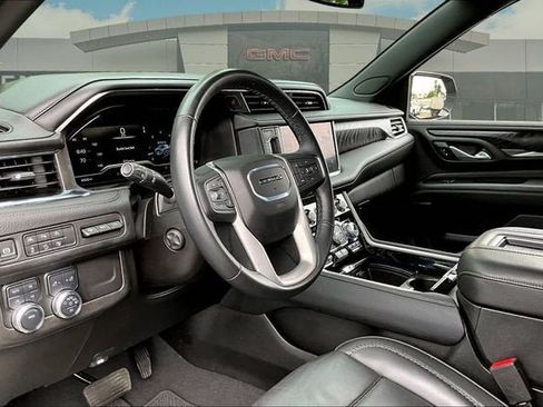 Used 2024 GMC Yukon XL Denali AWD/4WD image 13