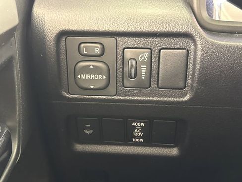 Used 2018 Toyota 4Runner SR5 Premium AWD/4WD image 38