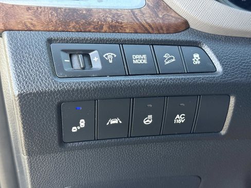 Used 2019 Hyundai Santa Fe XL image 17