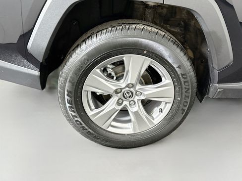 Used 2025 Toyota RAV4 XLE AWD/4WD image 33