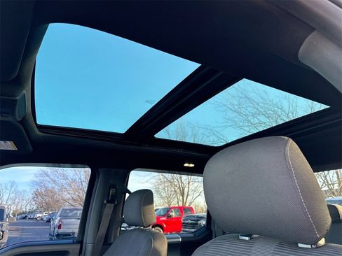 Used 2016 Ford F150 XLT w/ Equipment Group 302A Luxury image 19