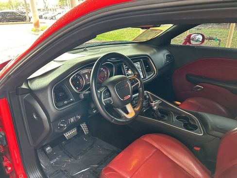 Used 2018 Dodge Challenger SXT Plus image 6