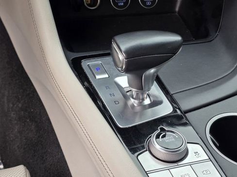 Used 2023 Genesis G70 2.0T image 22