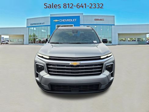New 2026 Chevrolet Traverse LT w/ Driver Confidence Package FWD image 2