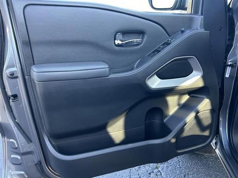 Used 2023 Nissan Frontier SV w/ SV Convenience Package image 25