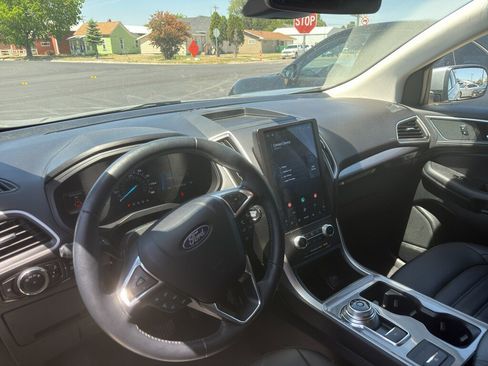 Used 2024 Ford Edge SEL w/ Convenience Package AWD/4WD image 6
