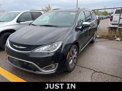 Used 2020 Chrysler Pacifica Limited w/ Tire & Wheel Group
