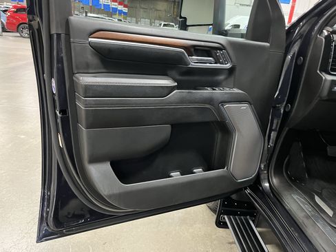 Used 2024 GMC Sierra 3500 Denali w/ Denali Reserve Package AWD/4WD image 19