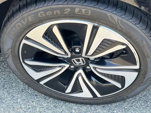 Used 2018 Honda Civic EX-L image 22