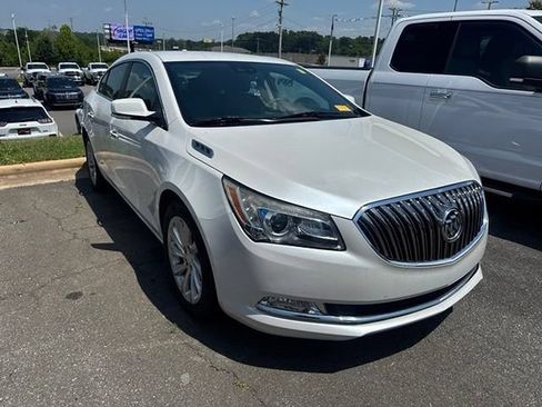 Used 2016 Buick LaCrosse Leather w/ Experience Buick Package FWD image 3
