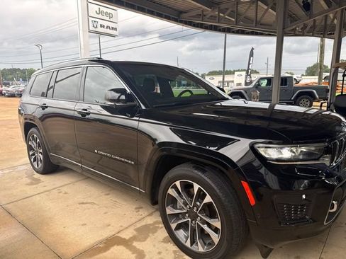 Used 2023 Jeep Grand Cherokee L Overland w/ Rear Seat Video Group I AWD/4WD image 3