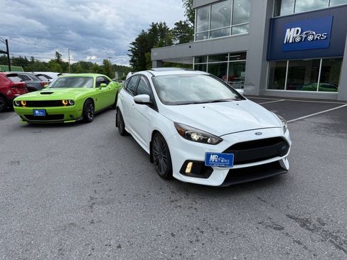 Used 2017 Ford Focus RS AWD/4WD image 4
