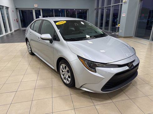 Used 2024 Toyota Corolla LE image 5