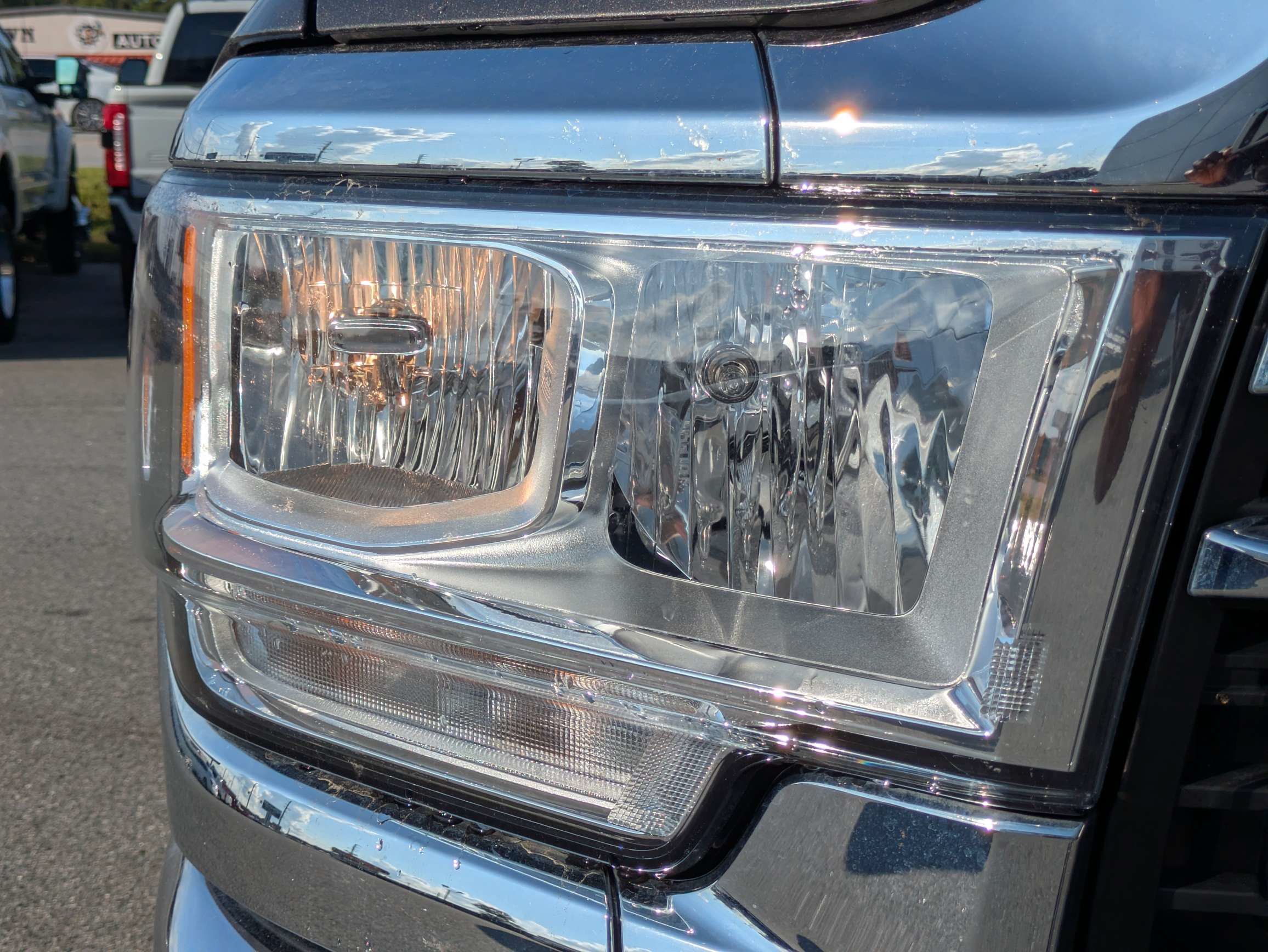 Used 2024 RAM 2500 Tradesman w/ Chrome Appearance Group AWD/4WD image 9
