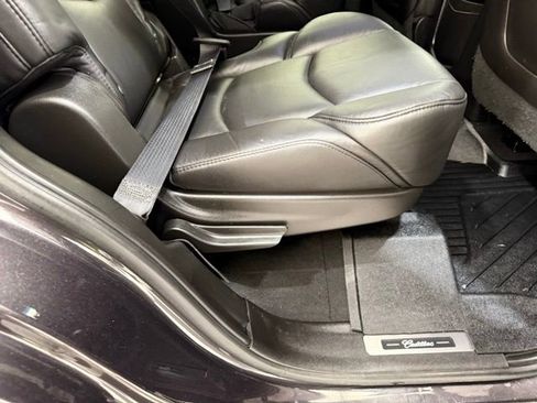 Used 2018 Cadillac Escalade Premium Luxury image 24