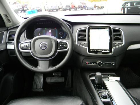 Used 2023 Volvo XC90 B5 Core w/ Protection Package Premier image 17