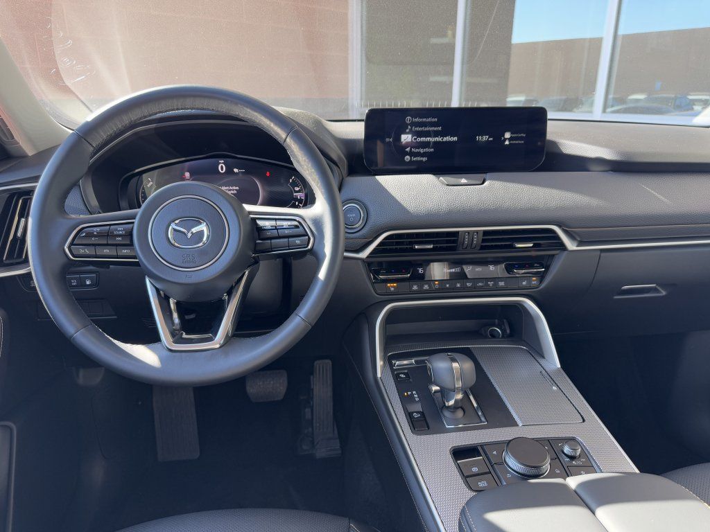 Used 2024 MAZDA CX-90 Plug-In Hybrid w/ Preferred AWD/4WD image 16