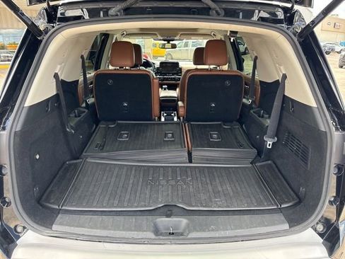 Used 2022 Nissan Pathfinder Platinum w/ Cargo Package AWD/4WD image 49