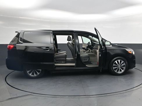 Used 2016 Kia Sedona SX FWD image 70