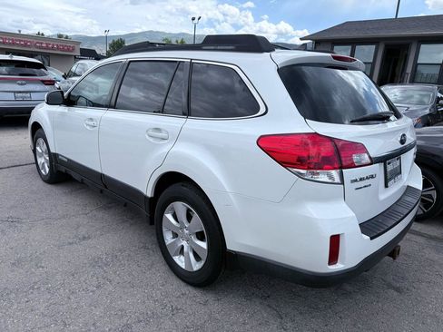 Used 2011 Subaru Outback 3.6R Limited w/ PWR Moonroof Pkg AWD/4WD image 3