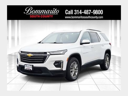 Used 2023 Chevrolet Traverse LT image 1