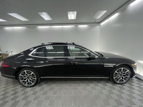 Used 2025 Genesis G90 3.5T image 17