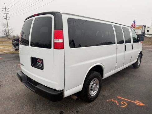 Used 2019 Chevrolet Express 3500 LS image 5