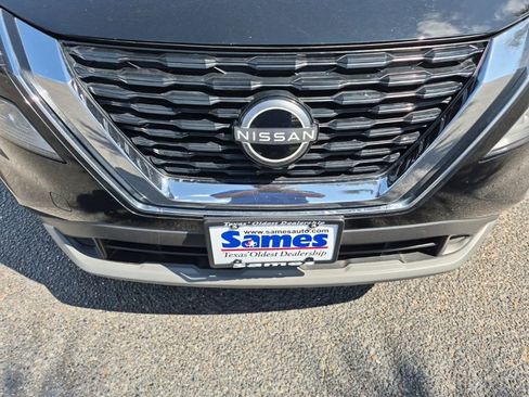 Used 2023 Nissan Rogue SV image 9