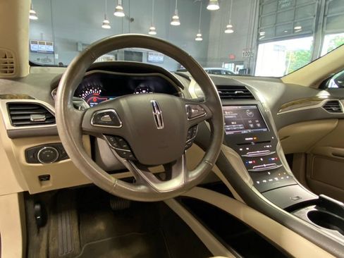 Used 2016 Lincoln MKZ FWD image 18