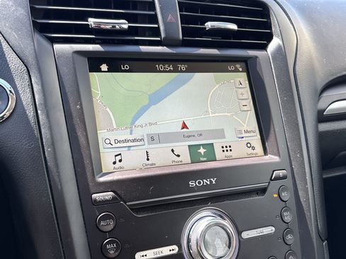 Used 2017 Ford Fusion Titanium FWD image 17
