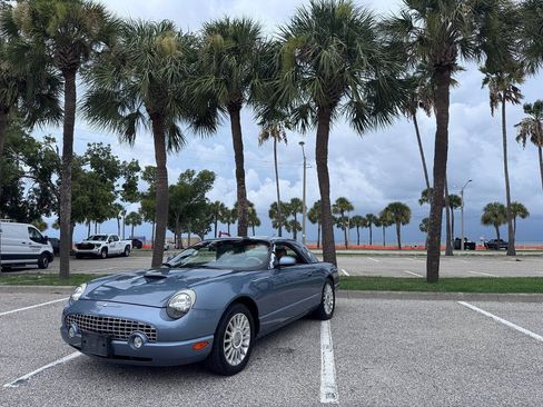 Used 2005 Ford Thunderbird 50th Anniversary RWD image 3