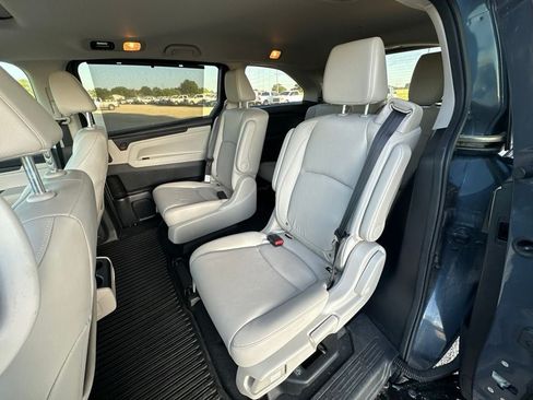 Used 2025 Honda Odyssey EX-L image 17