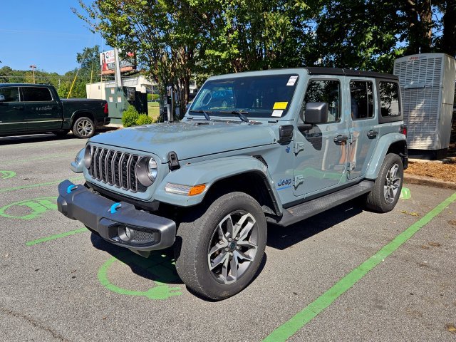 Used 2024 Jeep Wrangler Unlimited AWD/4WD image 3