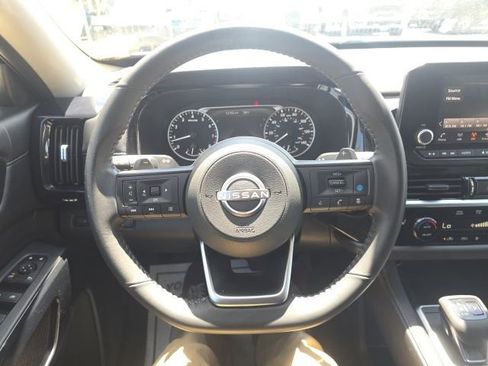 Used 2025 Nissan Pathfinder SV w/ Black Appearance Package AWD/4WD image 15