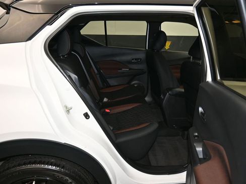 Used 2022 Nissan Kicks SR image 35