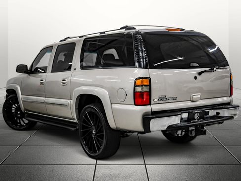 Used 2006 Chevrolet Suburban LT w/ Preferred Equipment Group RWD image 11