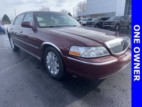Used 2004 Lincoln Town Car Ultimate image 8