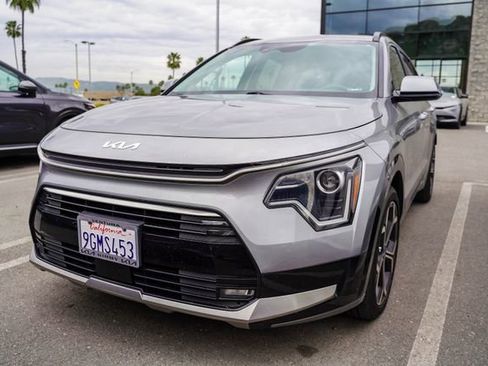 Used 2023 Kia Niro EX Touring image 6