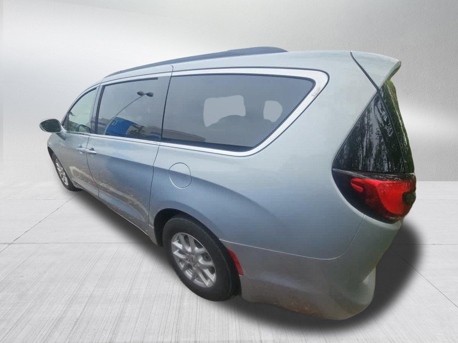 Used 2022 Chrysler Pacifica Touring-L FWD image 6